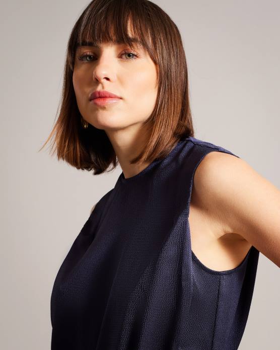 Ted Baker femmes 60VD433 vêtements Jamihla - Haut sans manches en satin martelé marine