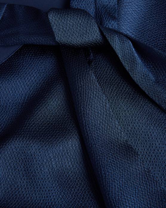 Ted Baker femmes 60VD157 vêtements Hildri - Haut sans manches à col bénitier en satin bleu foncé