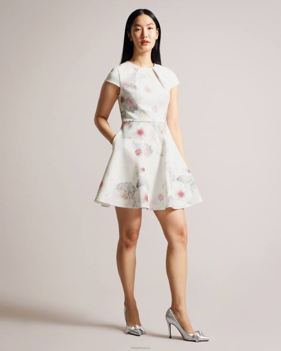 Ted Baker femmes 60VD61 vêtements robe patineuse à imprimé fleuri Trinia naturel