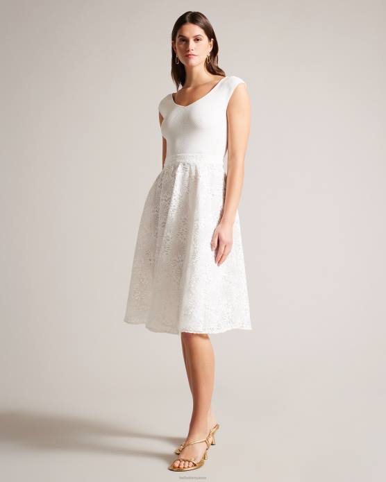 Ted Baker femmes 60VD192 vêtements Annikaa - Robe mi-longue à corsage en maille fleurie blanc