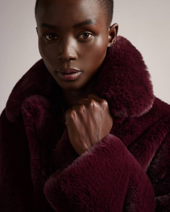 Ted Baker femmes 60VD454 vêtements manteau liliam en fausse fourrure longueur hanches violet foncé