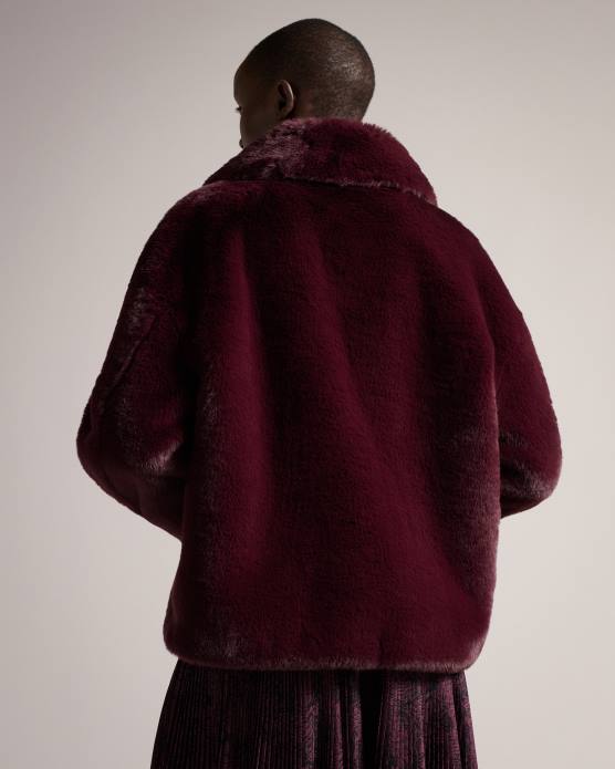 Ted Baker femmes 60VD454 vêtements manteau liliam en fausse fourrure longueur hanches violet foncé