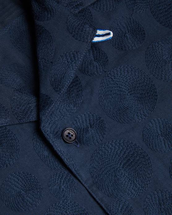 Ted Baker Hommes 60VD1302 vêtements allbury - chemise à manches courtes avec broderie circulaire marine