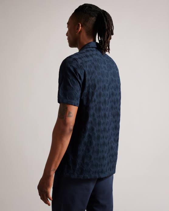 Ted Baker Hommes 60VD1302 vêtements allbury - chemise à manches courtes avec broderie circulaire marine