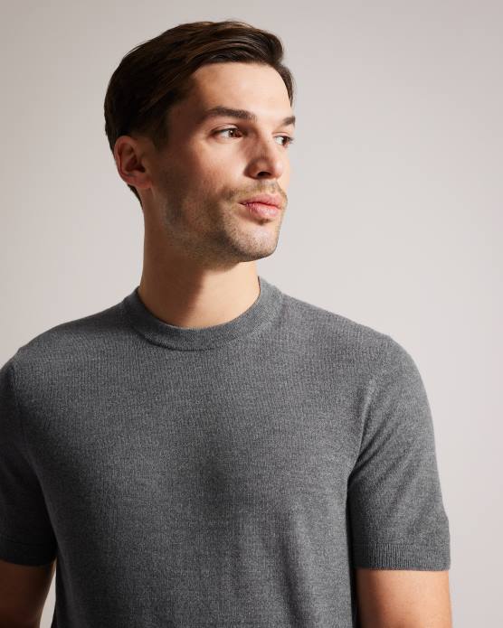 Ted Baker Hommes 60VD1582 vêtements t-shirt tricoté à manches courtes senti charbon